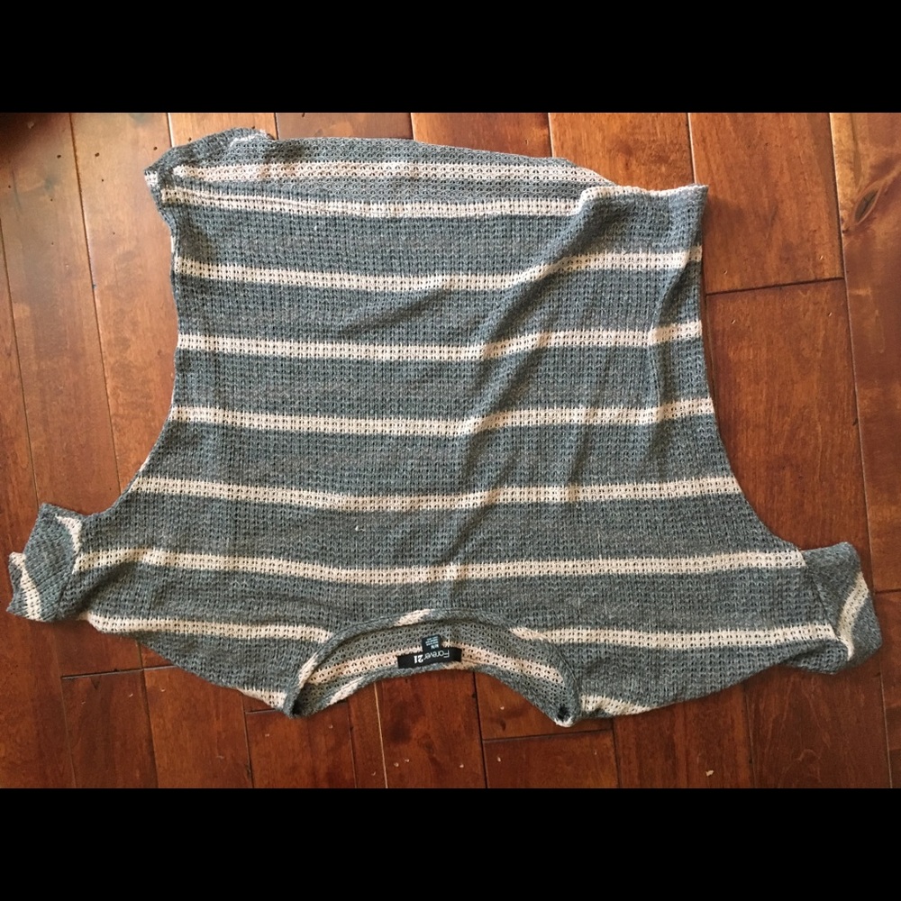 Grey and pink stripe knit crop top!